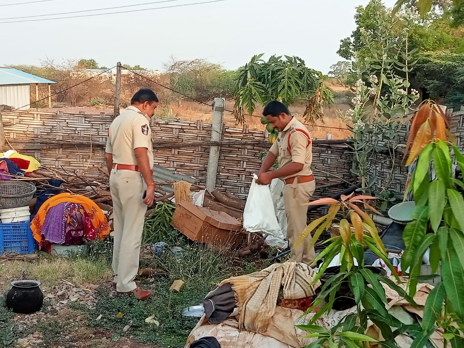 ఆత్మకూరులో పోలీసుల తనిఖీలు