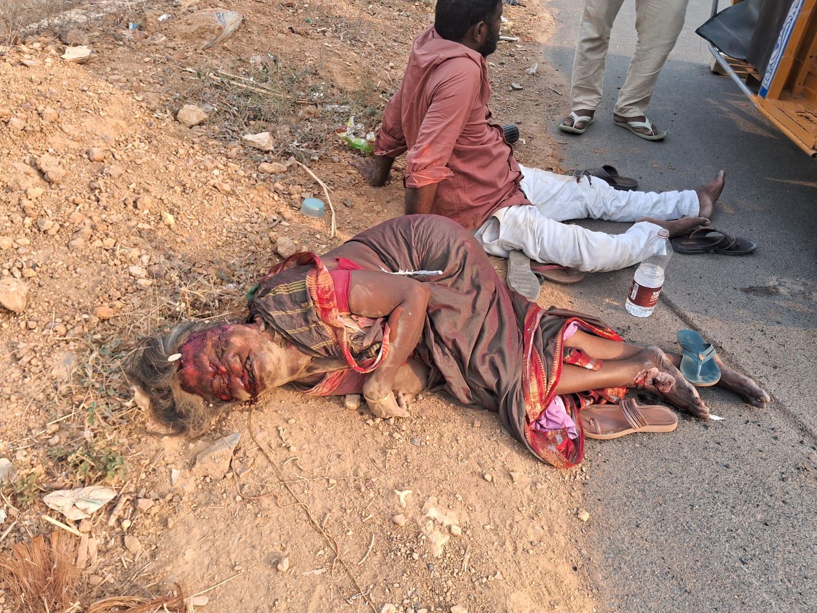 యాగంటి మలుపు వద్ద ప్రమాదం: వృద్ధురాలి మృతి