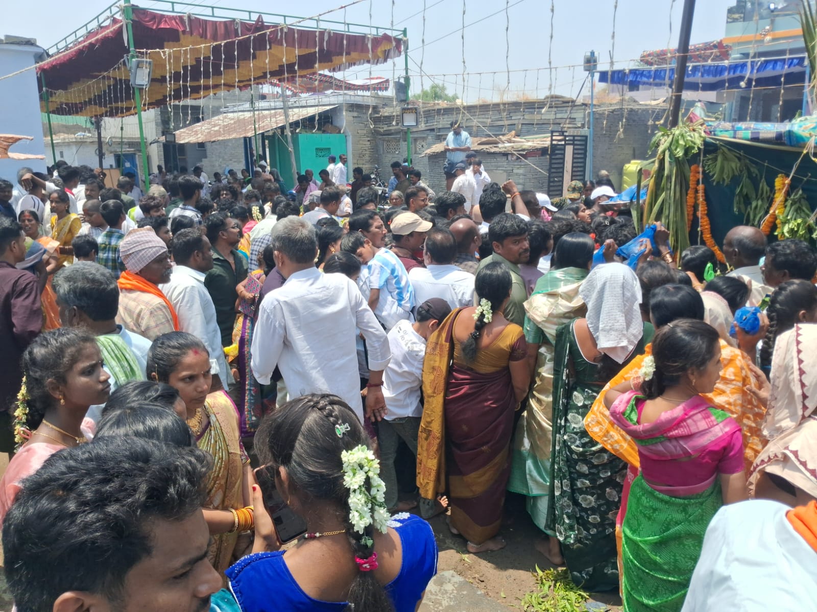 సంజామలలో అంగరంగ వైభవంగా పెద్దమ్మ దేవర ఉత్సవాలు