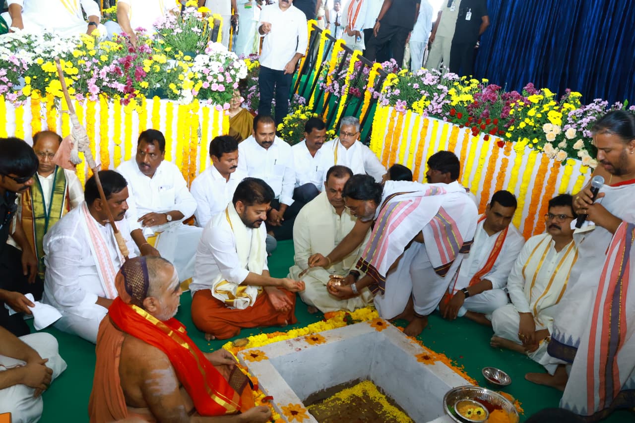 యాదగిరిగుట్టలో రూ. 99.55 కోట్లతో అభివృద్ధి పనులకు సీఎం రేవంత్‌రెడ్డి శంకుస్థాపన