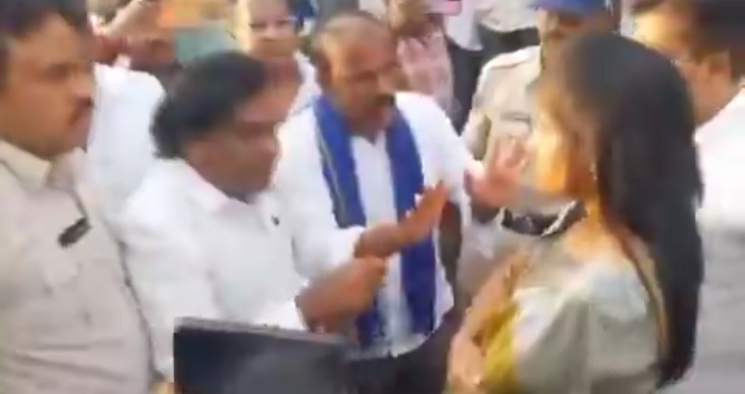 అరాచకంపై అక్షరాయుధాల గర్జన..అనంతపురంలో మీడియా పవర్..!