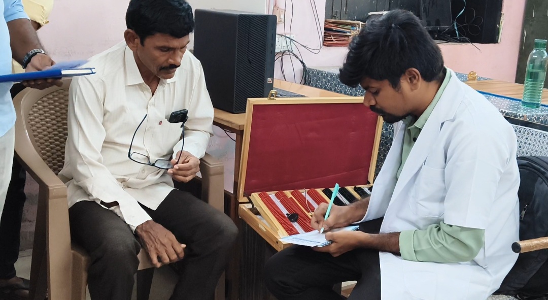 ప్రభుత్వ ఉద్యోగులకు ఉచిత కంటి వైద్య శిబిరం