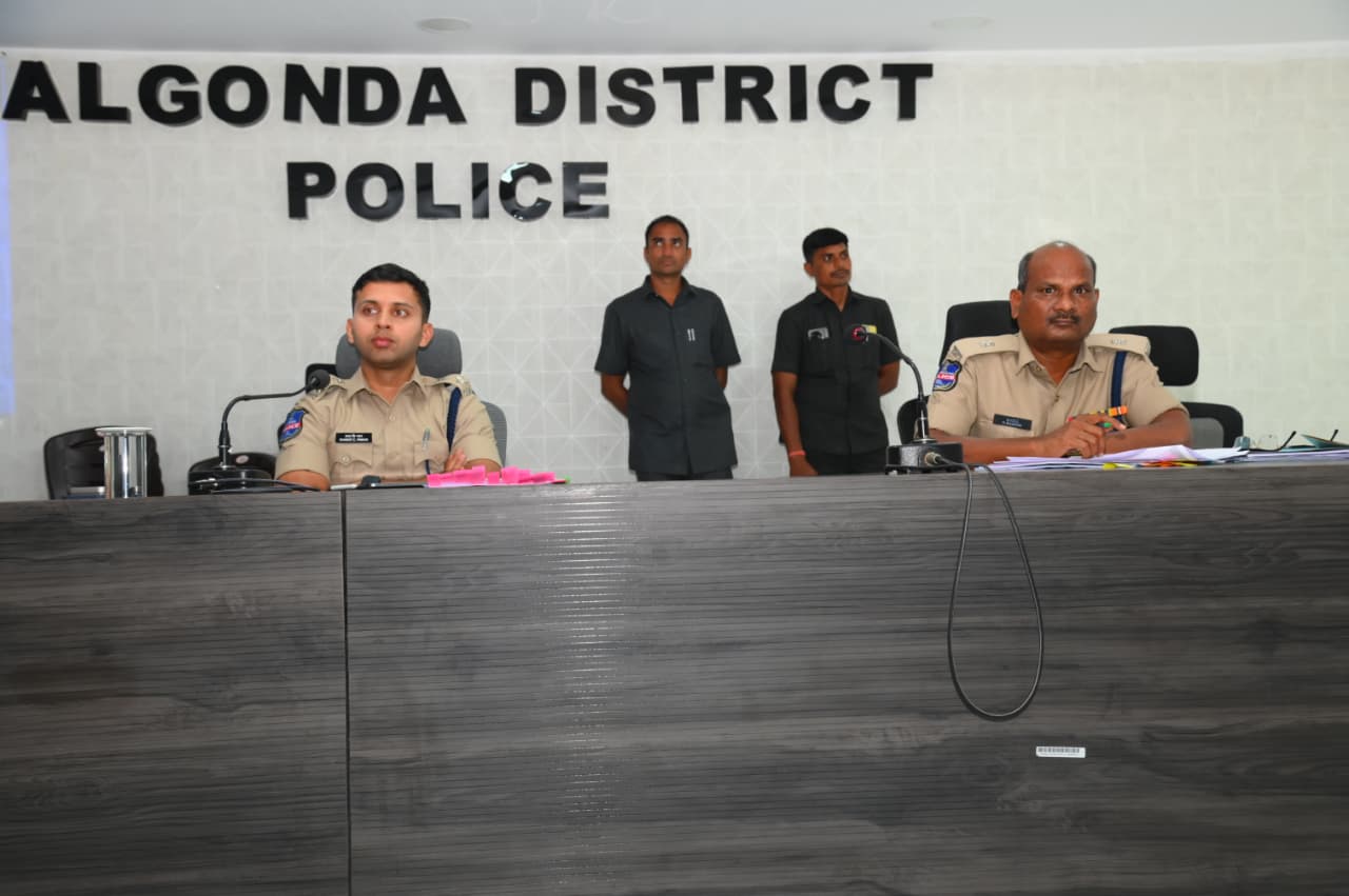 పెండింగ్ కేసులను త్వరితగతిన పరిష్కరించాలి