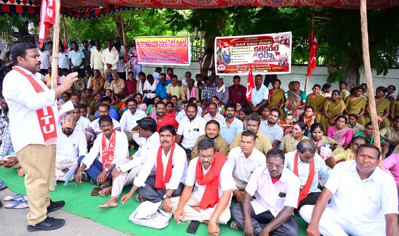 జీపీ కార్మికుల హామీలను వెంటనే అమలు చేయాలి